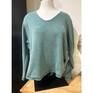 NEW HEM & THREAD women's v-neck thermal top in green